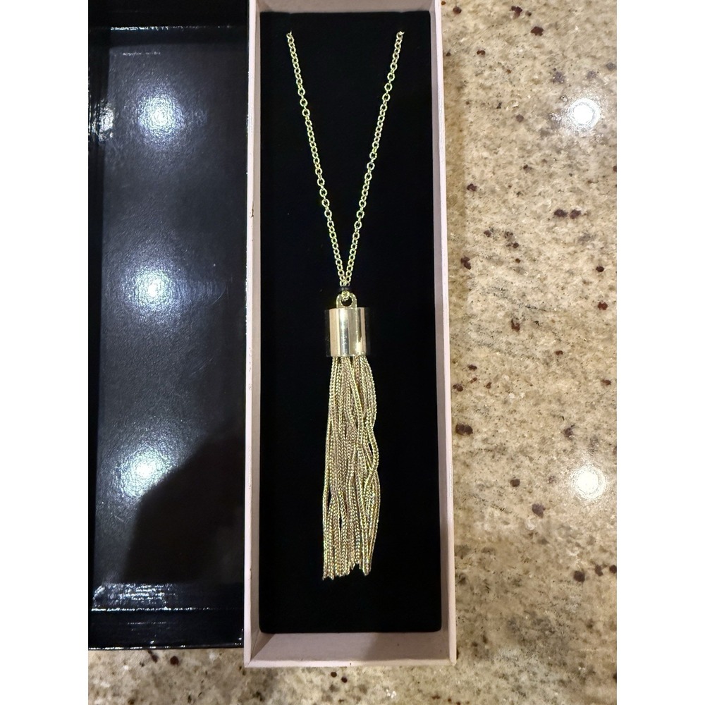 New VICTORIA'S SECRET Gold Tone Tassel Necklace in Original Box Limited Edition